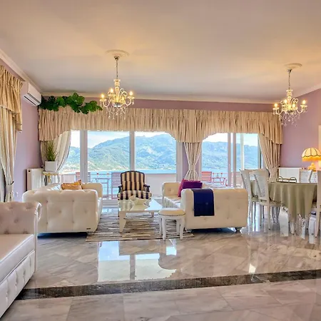 Euphoria Apts Apartman *