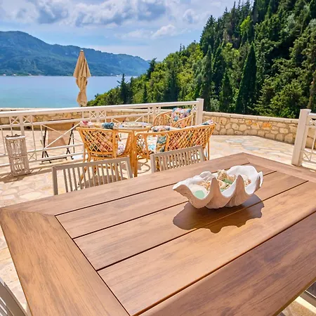 Euphoria Apts Apartman *